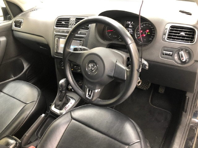 VOLKSWAGEN POLO 2014