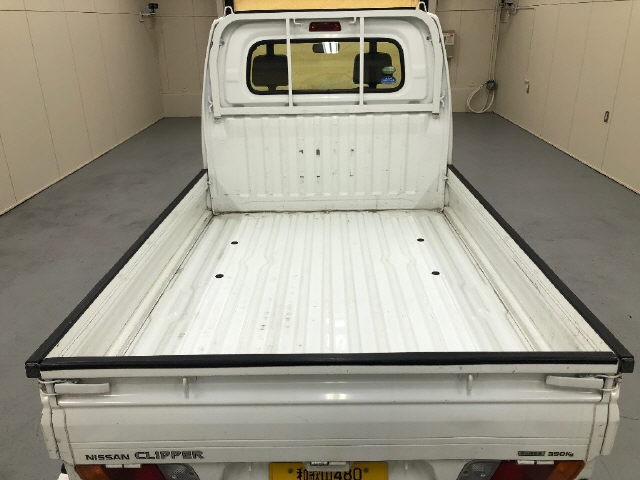 NISSAN CLIPPER TRUCK 2010