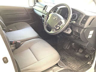 TOYOTA HIACE VAN 2022