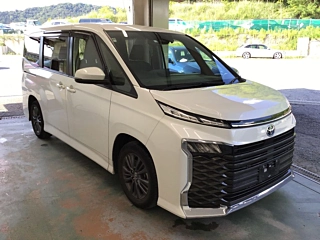 TOYOTA VOXY 2022