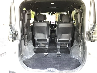 TOYOTA VOXY 2022