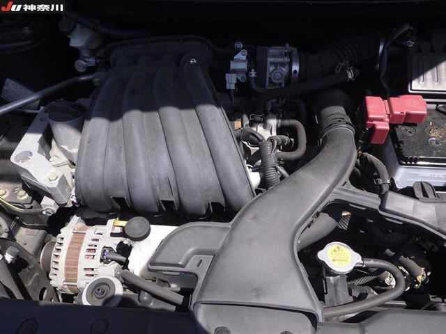 NISSAN TIIDA 2011