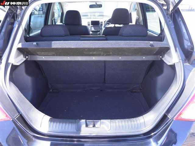 NISSAN TIIDA 2011