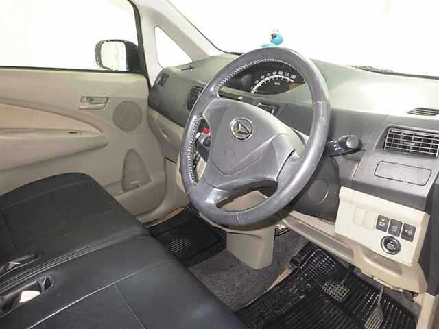 DAIHATSU MOVE 2011