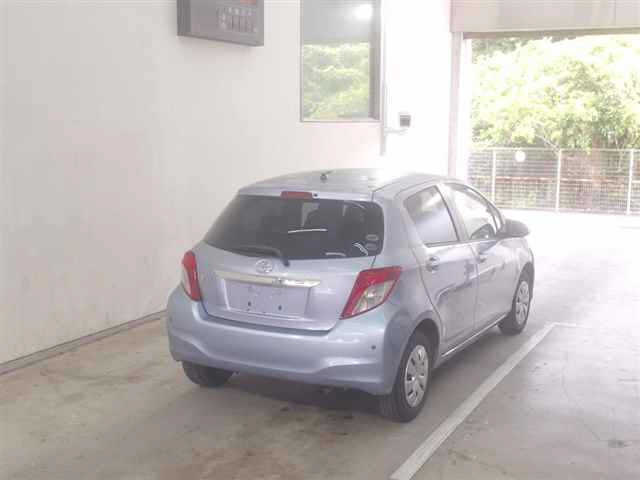 TOYOTA VITZ 2012