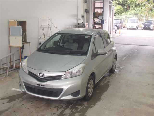 TOYOTA VITZ 2011