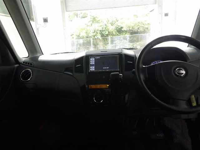 NISSAN ROOX 2010