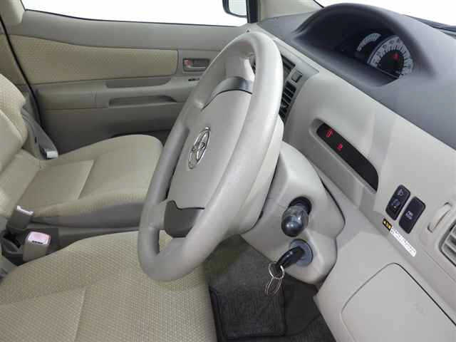TOYOTA RAUM 2008