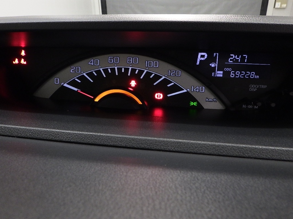 DAIHATSU WAKE 2015