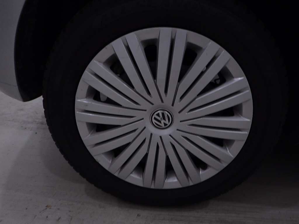 VOLKSWAGEN POLO 2015
