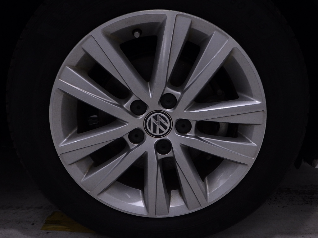 VOLKSWAGEN POLO 2016