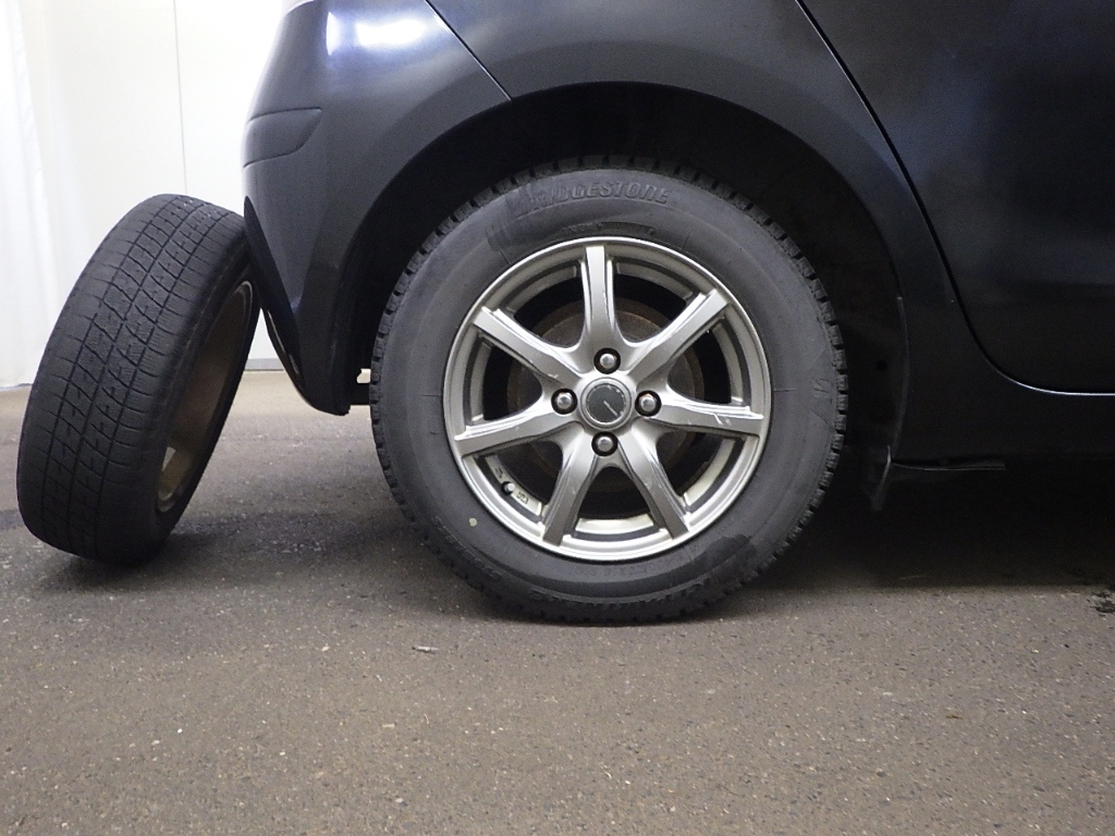 TOYOTA VITZ 2010