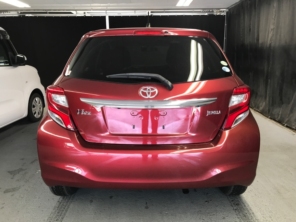 TOYOTA VITZ 2014
