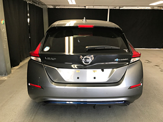 NISSAN LEAF 2021