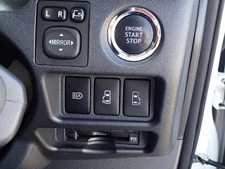 TOYOTA HIACE VAN 2018