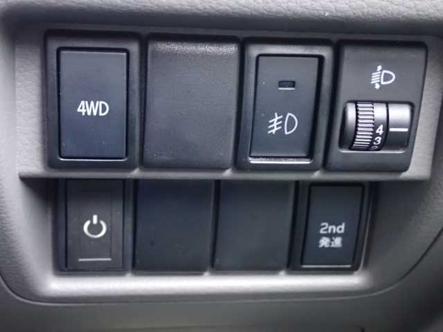 MITSUBISHI MINICAB VAN 2017