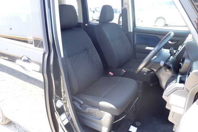 TOYOTA ROOMY 2019