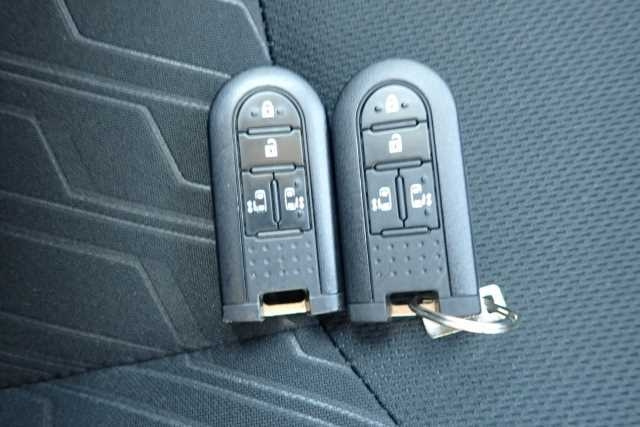 TOYOTA ROOMY 2019