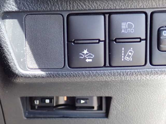 TOYOTA COROLLA FIELDER 2018