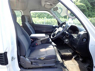 NISSAN CARAVAN BUS 2011