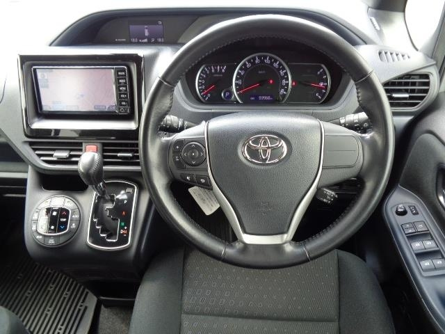TOYOTA NOAH 2017