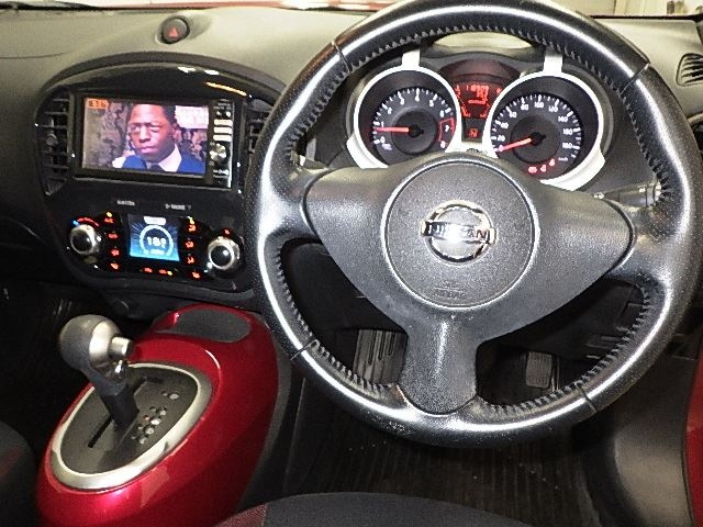 NISSAN JUKE 2012