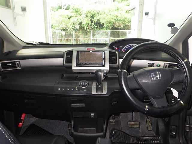 HONDA FREED 2011