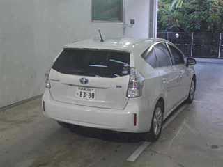 TOYOTA PRIUS ALPHA 2011