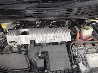 TOYOTA PRIUS ALPHA 2011