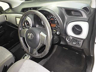 TOYOTA VITZ 2012