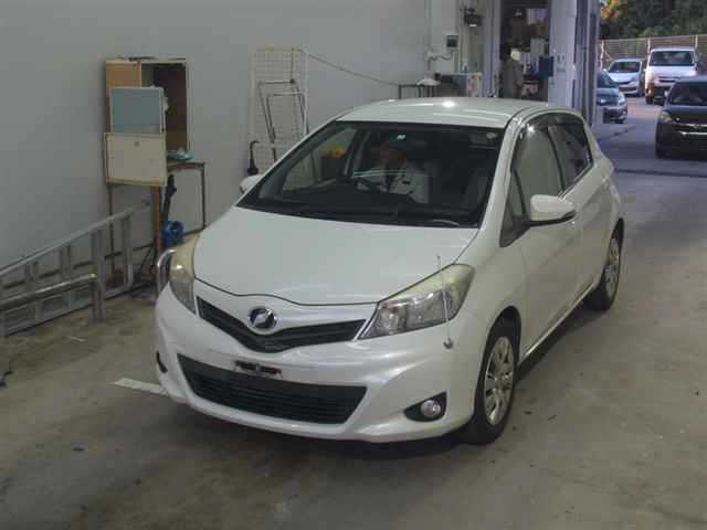 TOYOTA VITZ 2012