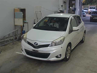 TOYOTA VITZ 2012