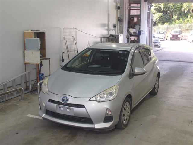 TOYOTA AQUA 2012