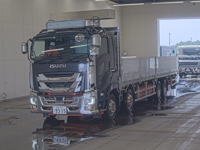 ISUZU GIGA 2023