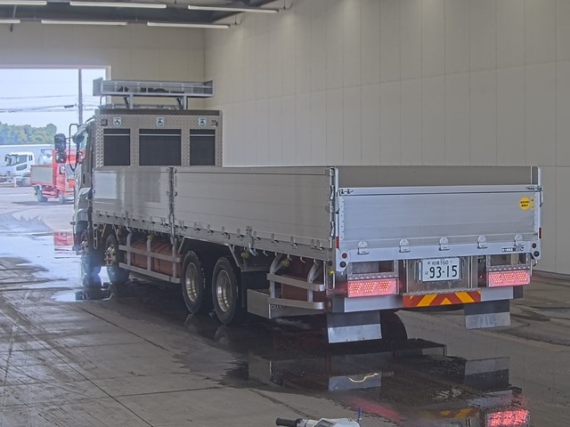 ISUZU GIGA 2023