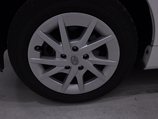 TOYOTA PRIUS ALPHA 2013