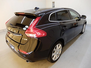Заказать VOLVO V40