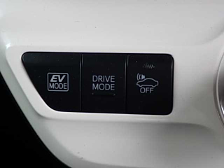 TOYOTA PRIUS 2017