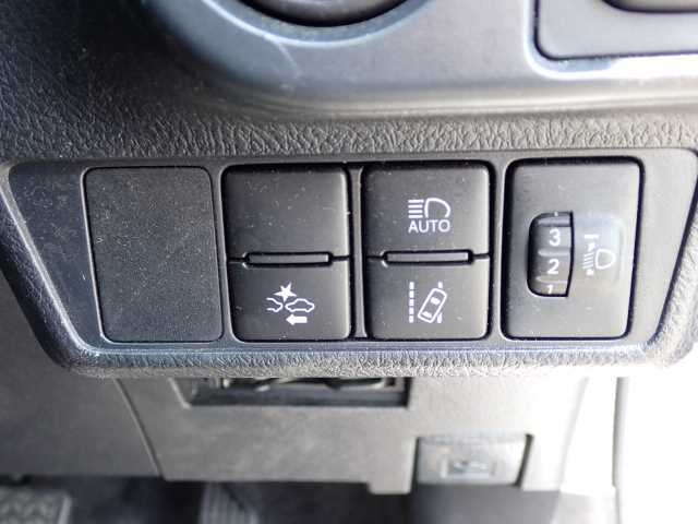 TOYOTA COROLLA FIELDER 2016