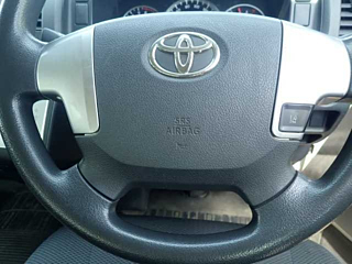 TOYOTA HIACE VAN 2019