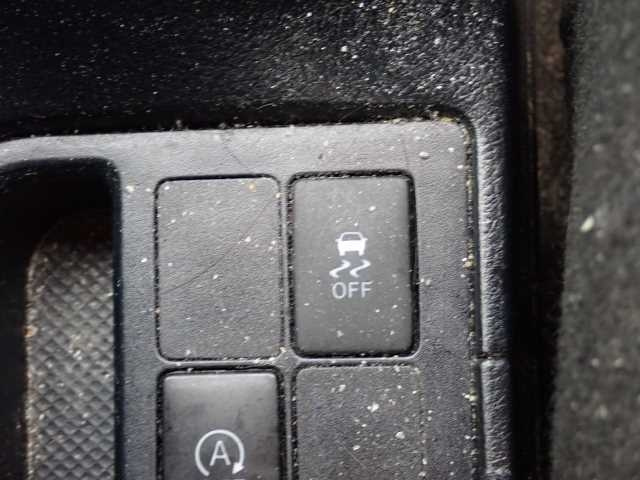 TOYOTA VITZ 2016