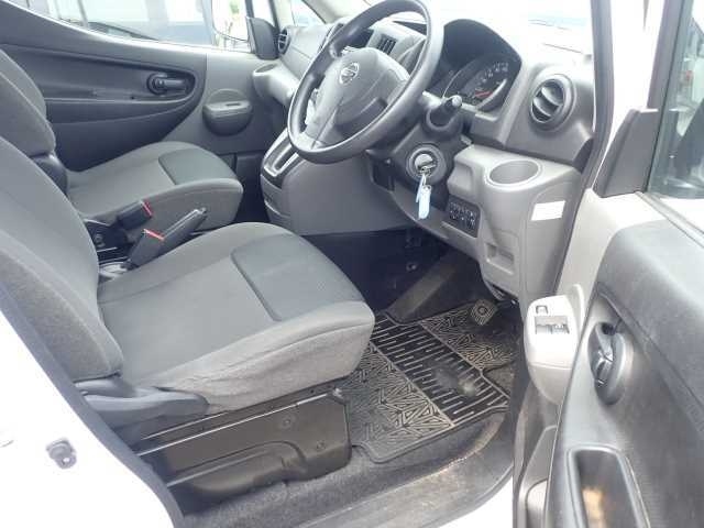 NISSAN NV200 2018
