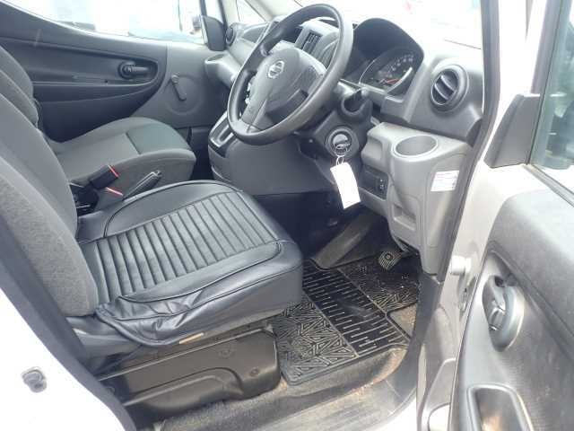 NISSAN NV200 2011