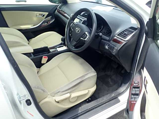 TOYOTA PREMIO 2016