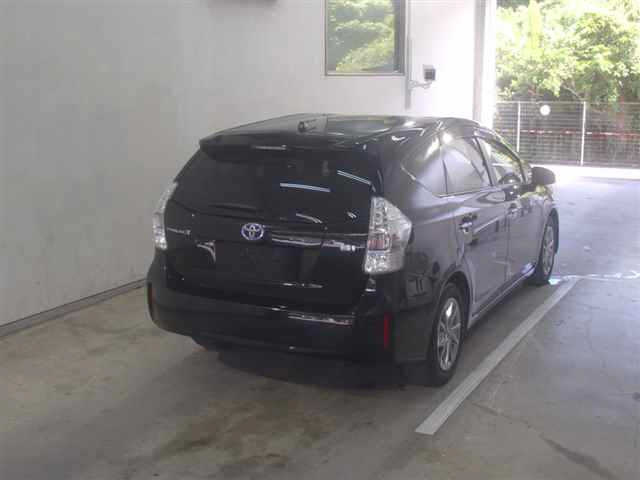 TOYOTA PRIUS ALPHA 2014