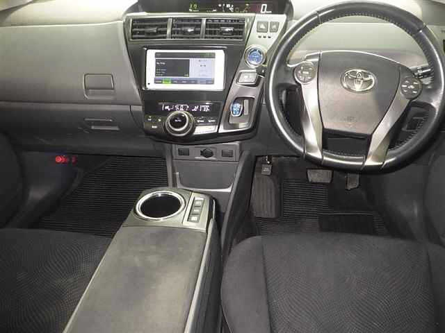 TOYOTA PRIUS ALPHA 2014