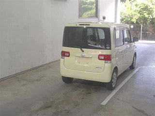 DAIHATSU TANTO 2011