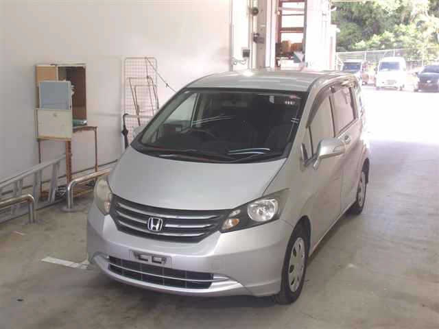 HONDA FREED 2010