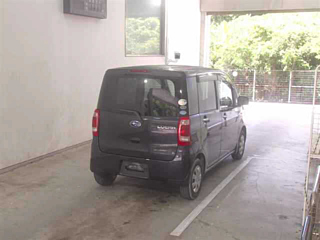 SUBARU LUCRA 2010