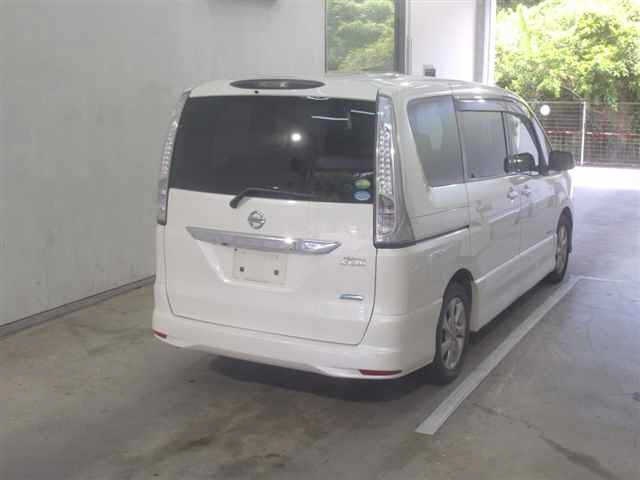 NISSAN SERENA 2013